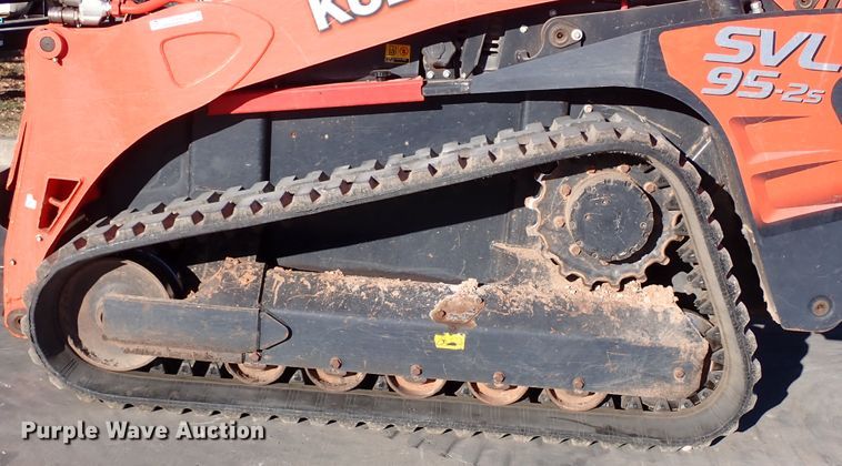 image for item IC9738 2019 Kubota SVL95-2S  tracked skid steer loader
