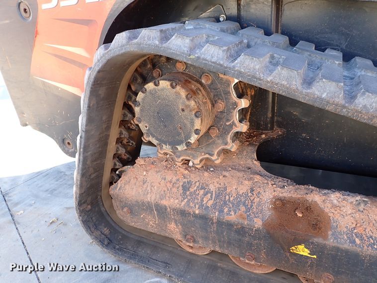 image for item IC9738 2019 Kubota SVL95-2S  tracked skid steer loader