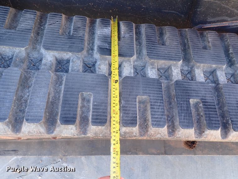 image for item IC9738 2019 Kubota SVL95-2S  tracked skid steer loader