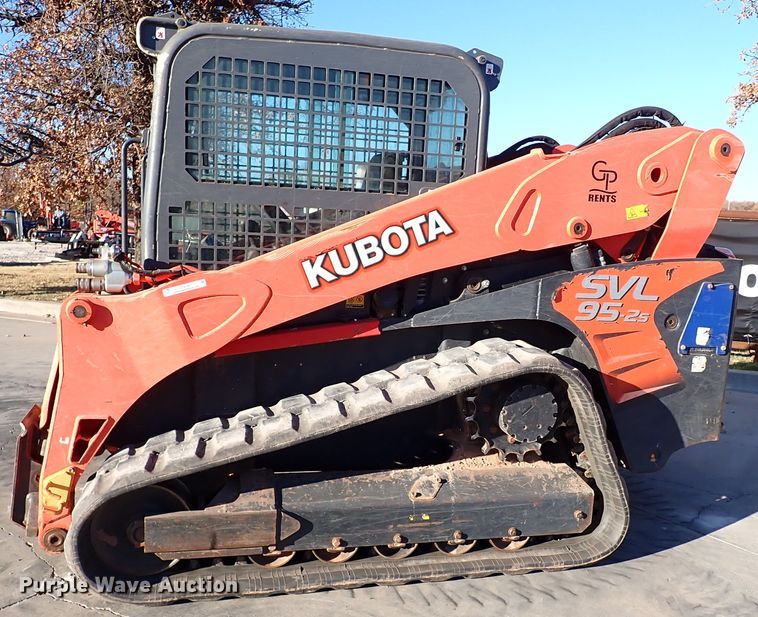 image for item IC9740 2018 Kubota SVL95-2S  tracked skid steer loader
