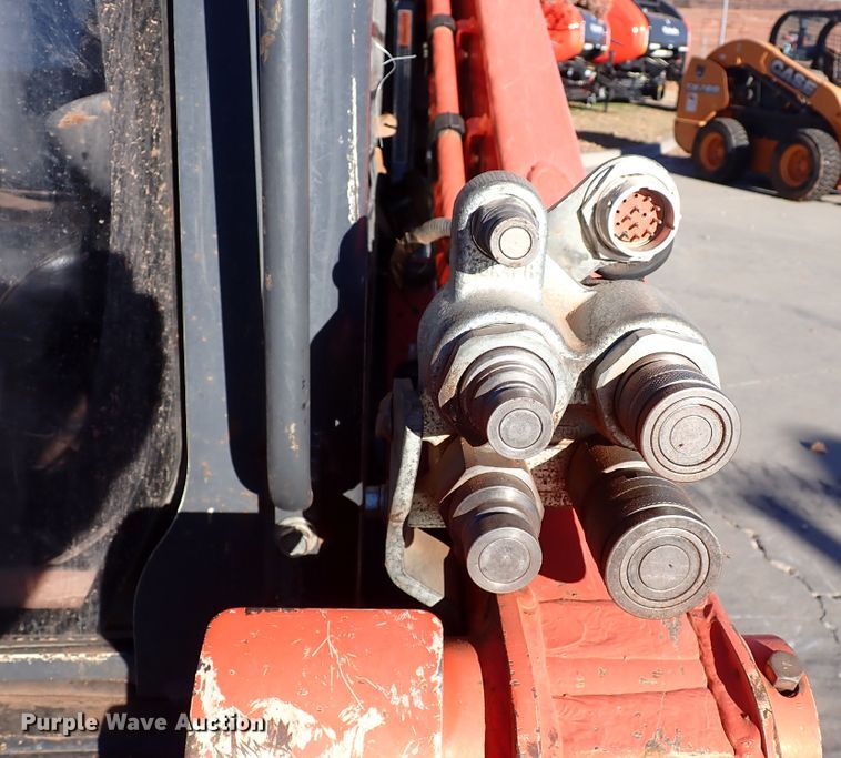 image for item IC9740 2018 Kubota SVL95-2S  tracked skid steer loader