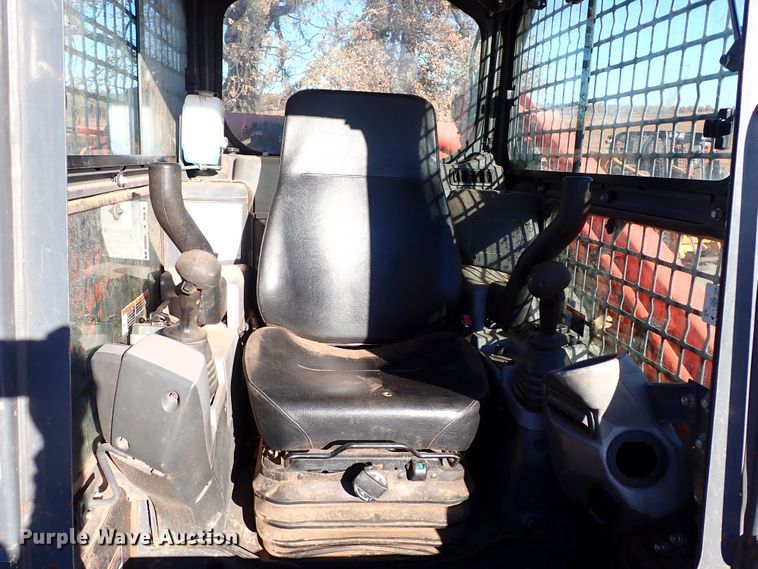 image for item IC9740 2018 Kubota SVL95-2S  tracked skid steer loader