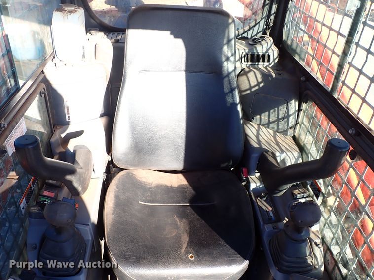 image for item IC9740 2018 Kubota SVL95-2S  tracked skid steer loader