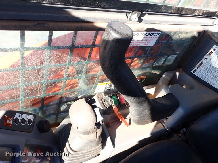 image for item IC9740 2018 Kubota SVL95-2S  tracked skid steer loader