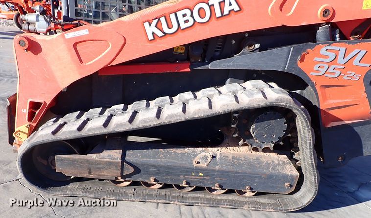 image for item IC9740 2018 Kubota SVL95-2S  tracked skid steer loader