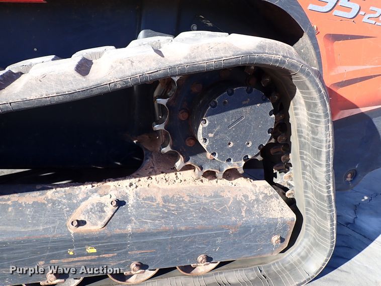 image for item IC9740 2018 Kubota SVL95-2S  tracked skid steer loader