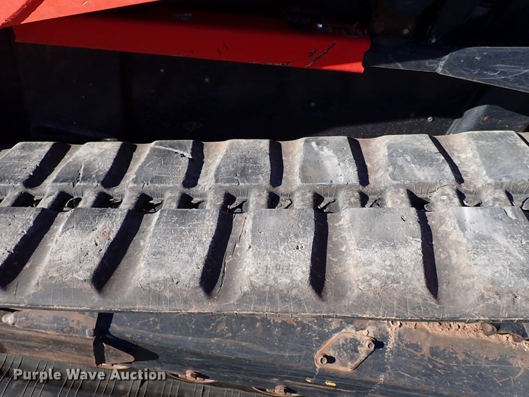 image for item IC9740 2018 Kubota SVL95-2S  tracked skid steer loader