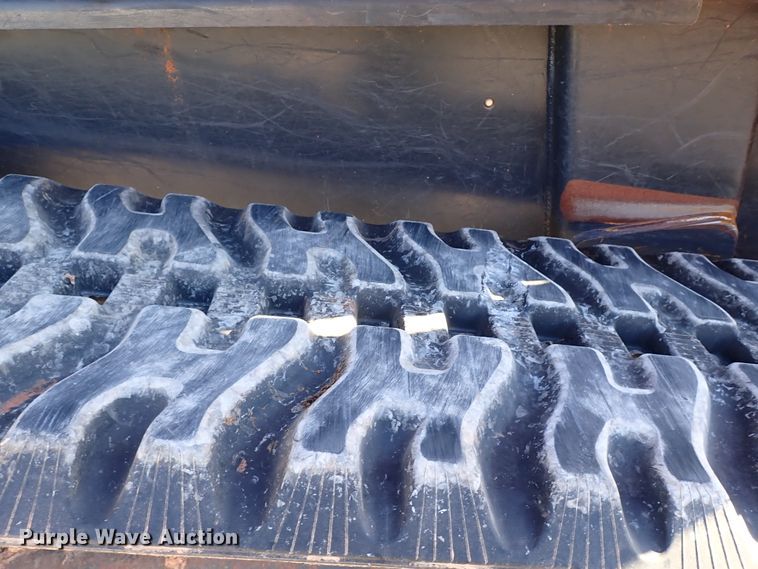 image for item IC9740 2018 Kubota SVL95-2S  tracked skid steer loader