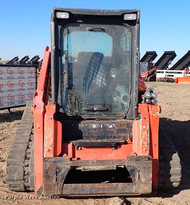 image for item IC9743 2017 Kubota SVL95-2S  tracked skid steer loader