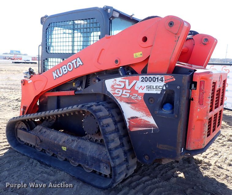 image for item IC9743 2017 Kubota SVL95-2S  tracked skid steer loader
