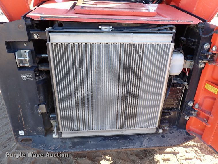 image for item IC9743 2017 Kubota SVL95-2S  tracked skid steer loader