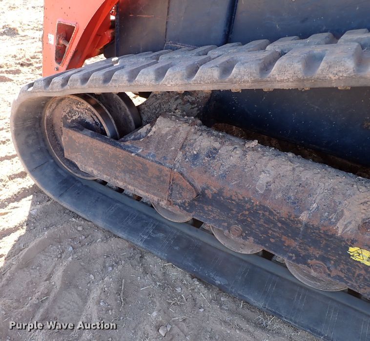 image for item IC9743 2017 Kubota SVL95-2S  tracked skid steer loader