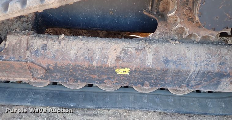 image for item IC9743 2017 Kubota SVL95-2S  tracked skid steer loader