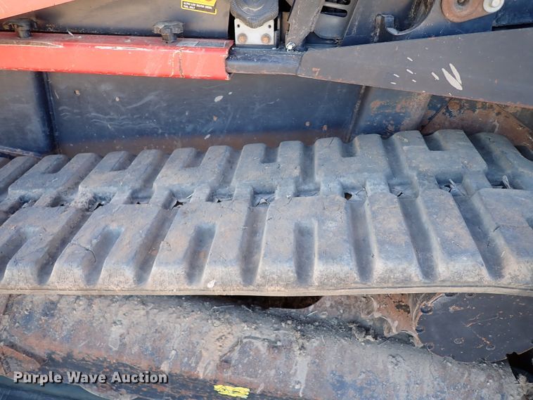 image for item IC9743 2017 Kubota SVL95-2S  tracked skid steer loader