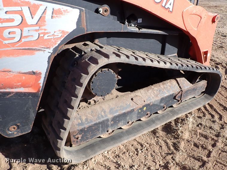 image for item IC9743 2017 Kubota SVL95-2S  tracked skid steer loader