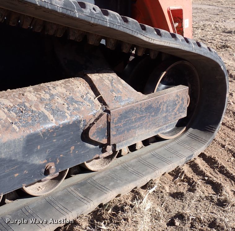 image for item IC9743 2017 Kubota SVL95-2S  tracked skid steer loader