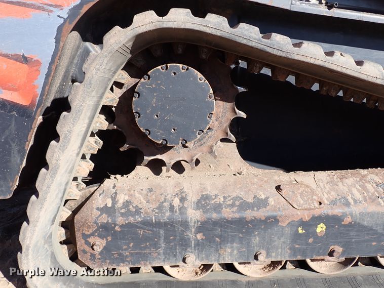 image for item IC9743 2017 Kubota SVL95-2S  tracked skid steer loader