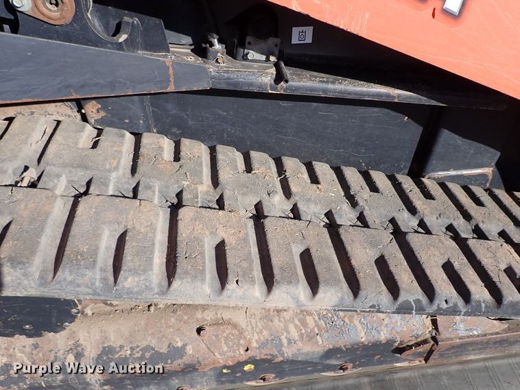 image for item IC9743 2017 Kubota SVL95-2S  tracked skid steer loader