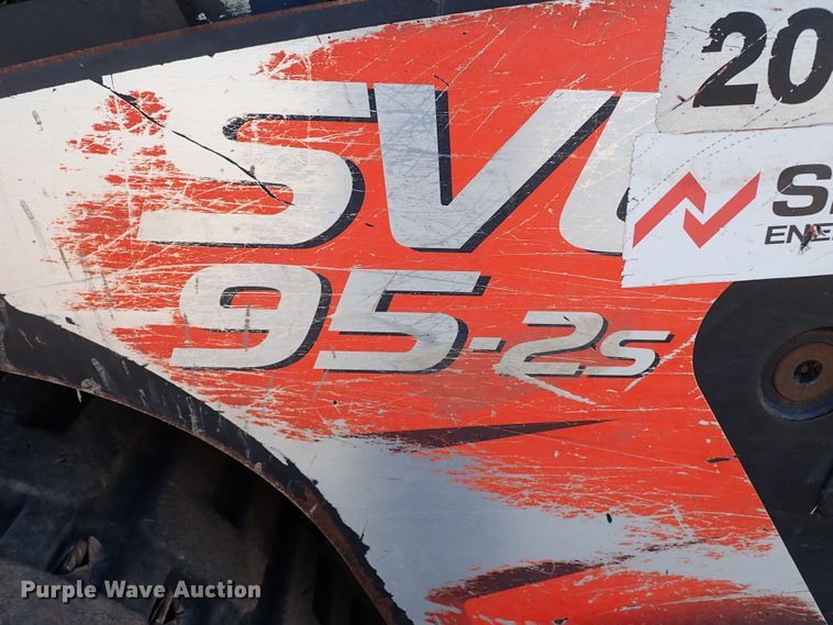 image for item IC9743 2017 Kubota SVL95-2S  tracked skid steer loader