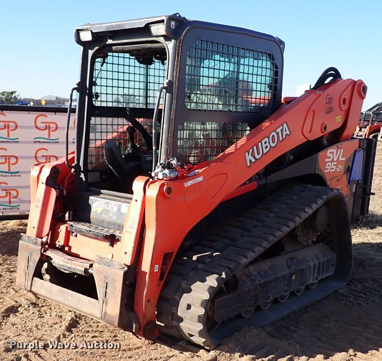 image for item IC9744 2019 Kubota SVL95-2S  tracked skid steer loader