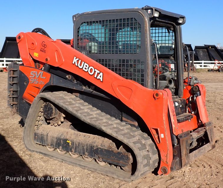 image for item IC9744 2019 Kubota SVL95-2S  tracked skid steer loader