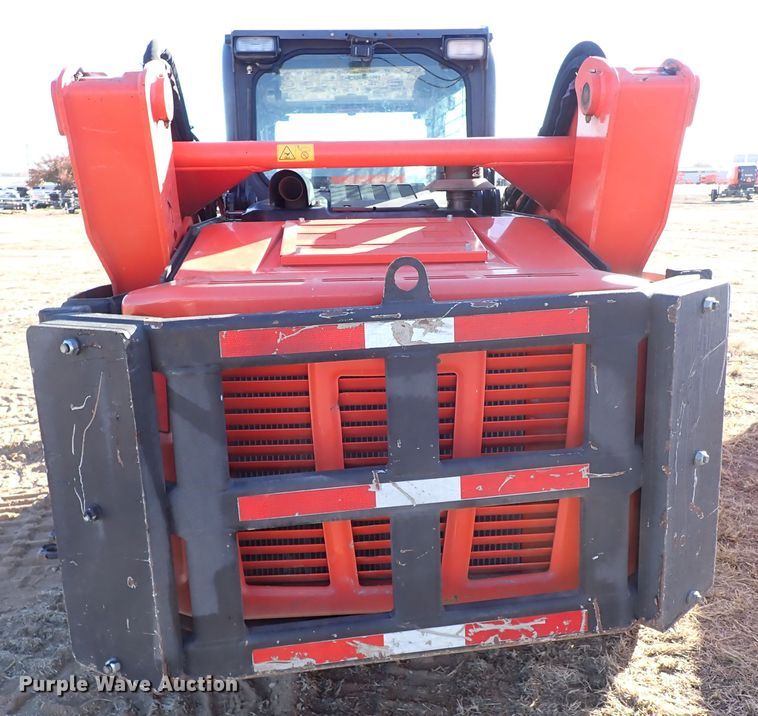 image for item IC9744 2019 Kubota SVL95-2S  tracked skid steer loader