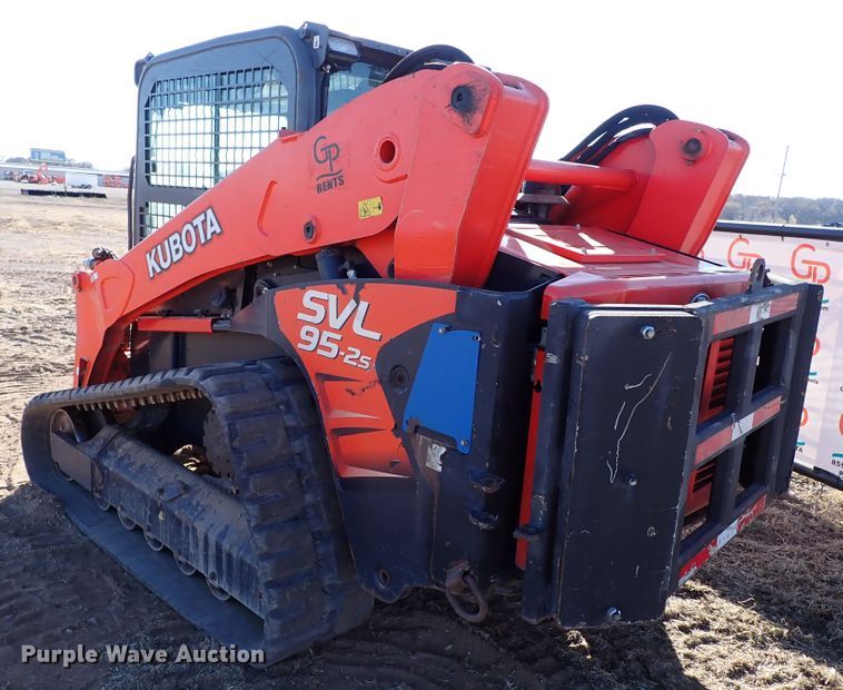 image for item IC9744 2019 Kubota SVL95-2S  tracked skid steer loader
