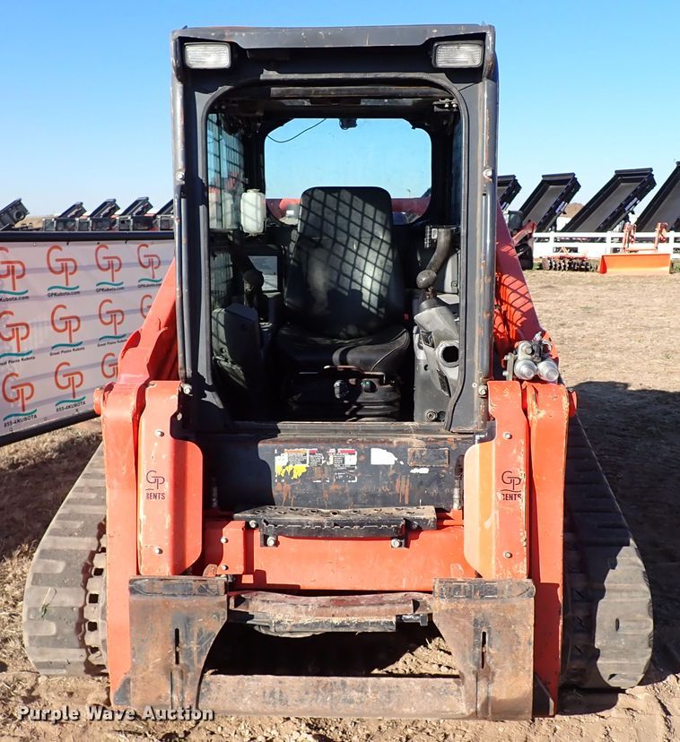 image for item IC9744 2019 Kubota SVL95-2S  tracked skid steer loader