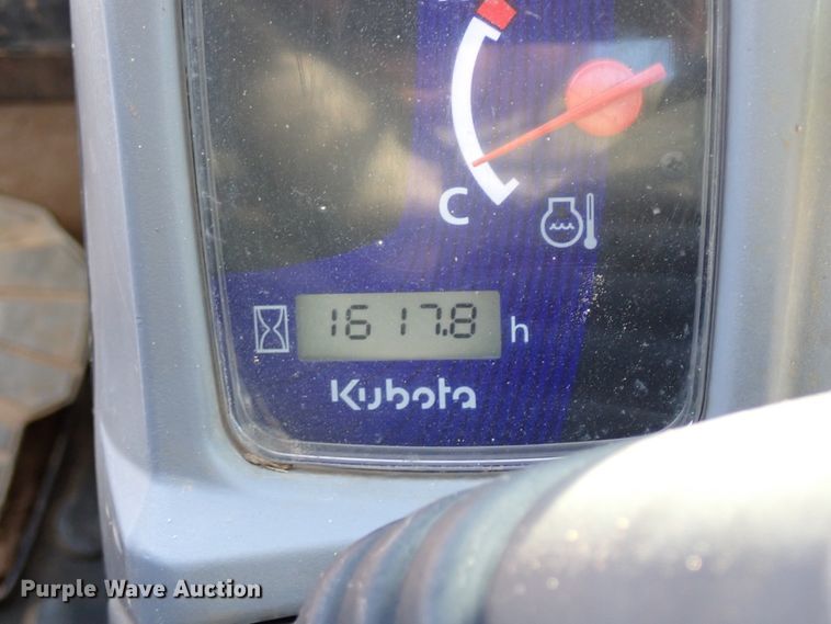 image for item IC9744 2019 Kubota SVL95-2S  tracked skid steer loader