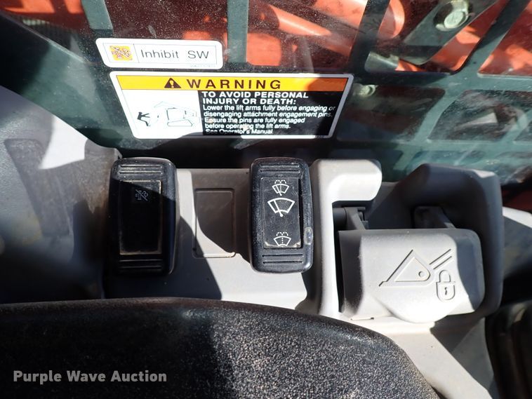 image for item IC9744 2019 Kubota SVL95-2S  tracked skid steer loader