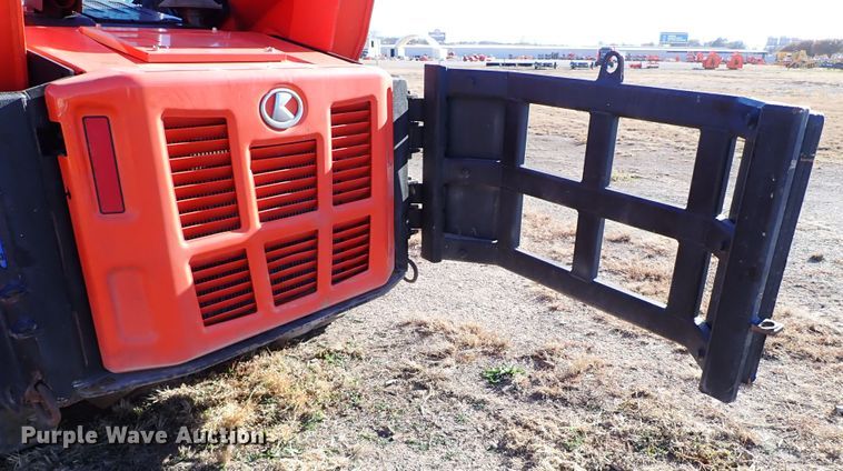 image for item IC9744 2019 Kubota SVL95-2S  tracked skid steer loader