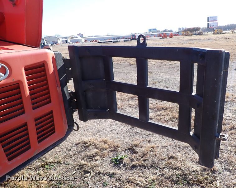 image for item IC9744 2019 Kubota SVL95-2S  tracked skid steer loader