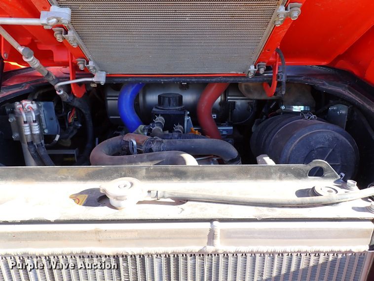 image for item IC9744 2019 Kubota SVL95-2S  tracked skid steer loader