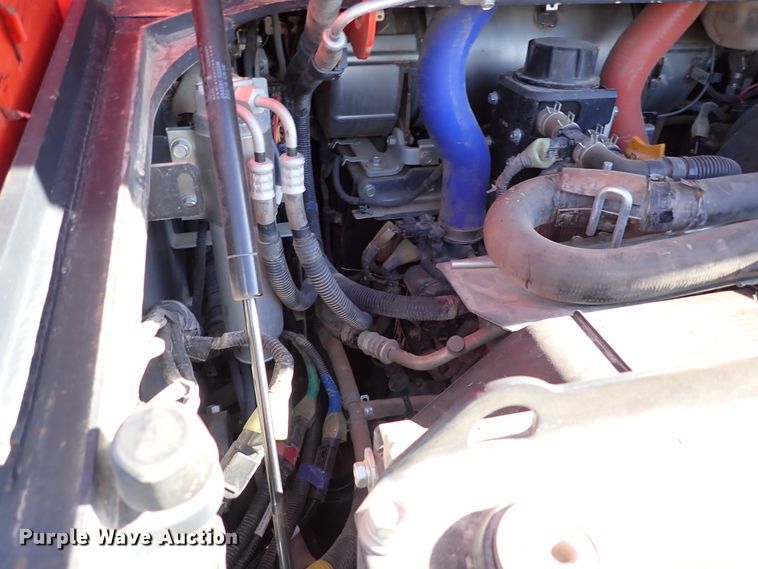 image for item IC9744 2019 Kubota SVL95-2S  tracked skid steer loader