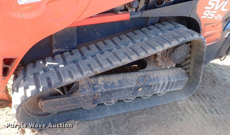 image for item IC9744 2019 Kubota SVL95-2S  tracked skid steer loader