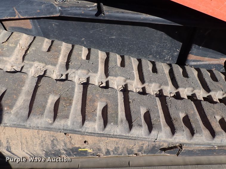 image for item IC9744 2019 Kubota SVL95-2S  tracked skid steer loader