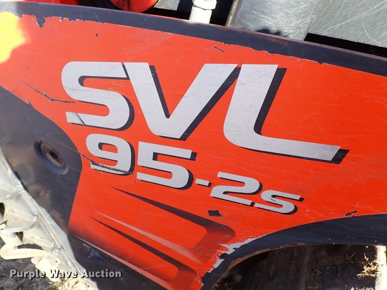 image for item IC9744 2019 Kubota SVL95-2S  tracked skid steer loader