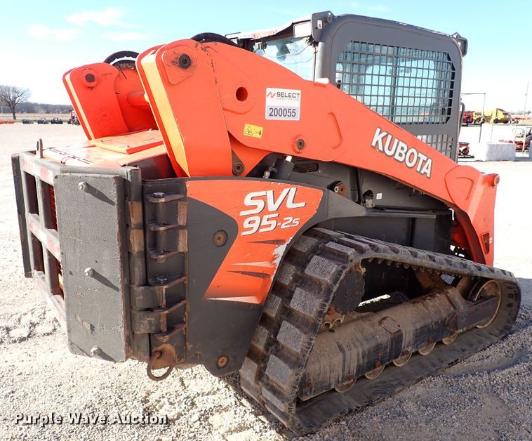 image for item IS9249 2018 Kubota SVL95-2S  tracked skid steer loader