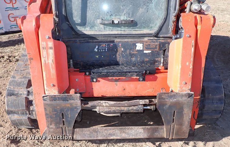 image for item IS9249 2018 Kubota SVL95-2S  tracked skid steer loader