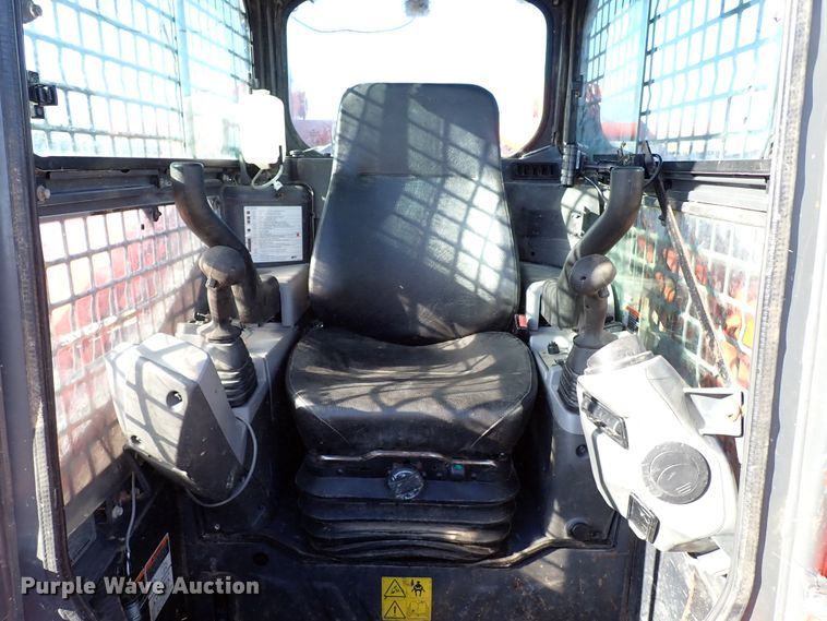 image for item IS9249 2018 Kubota SVL95-2S  tracked skid steer loader