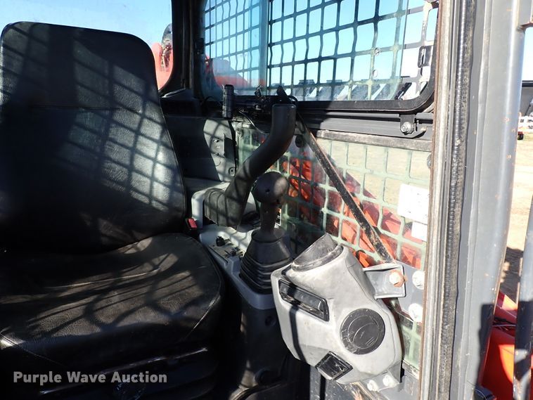 image for item IS9249 2018 Kubota SVL95-2S  tracked skid steer loader