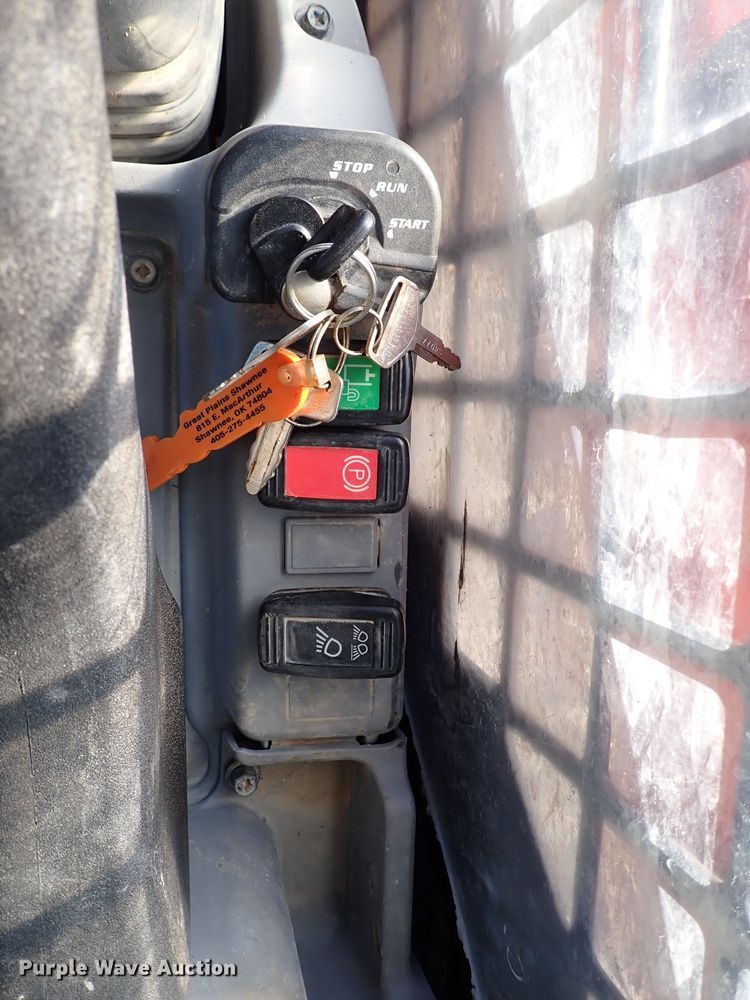 image for item IS9249 2018 Kubota SVL95-2S  tracked skid steer loader