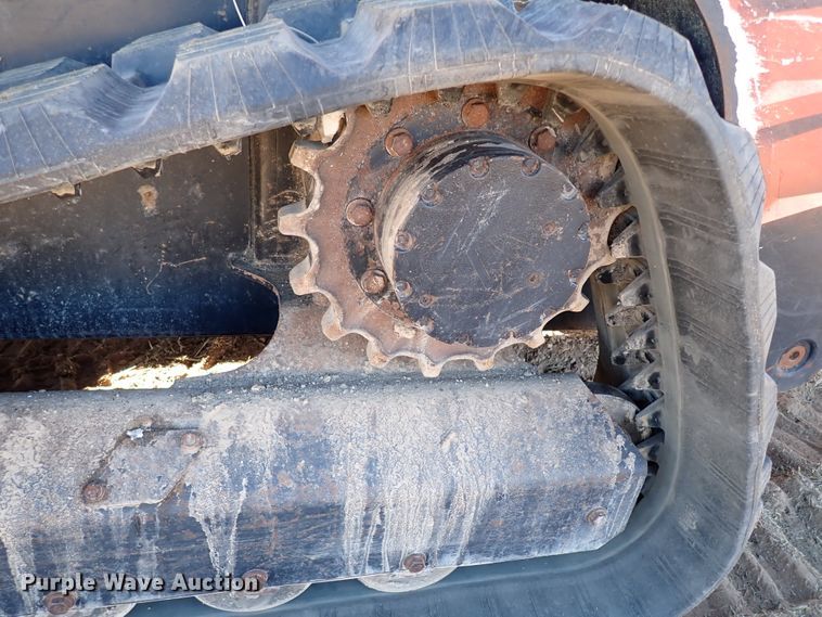 image for item IS9249 2018 Kubota SVL95-2S  tracked skid steer loader