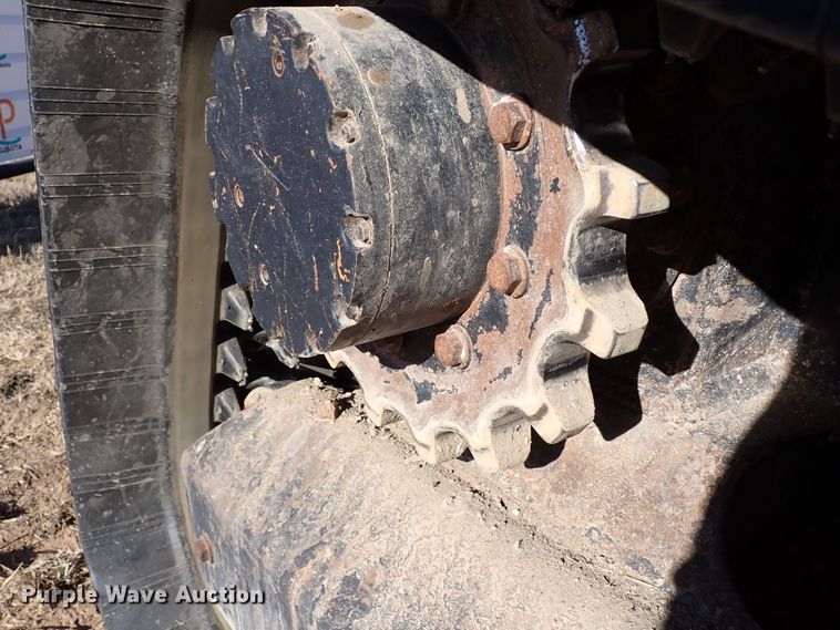 image for item IS9249 2018 Kubota SVL95-2S  tracked skid steer loader