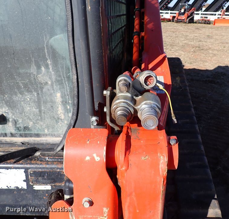 image for item IS9250 2019 Kubota SVL95-2S  tracked skid steer loader