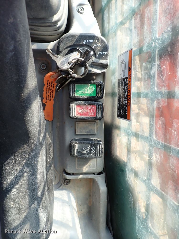 image for item IS9250 2019 Kubota SVL95-2S  tracked skid steer loader