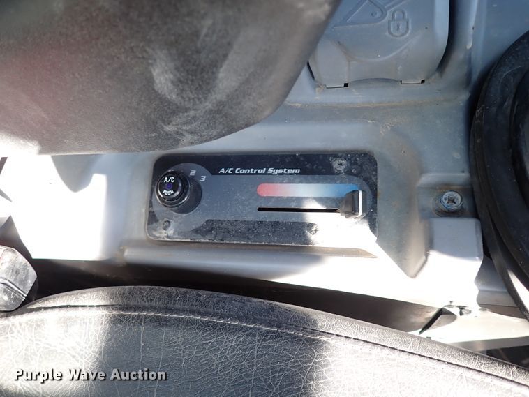 image for item IS9250 2019 Kubota SVL95-2S  tracked skid steer loader