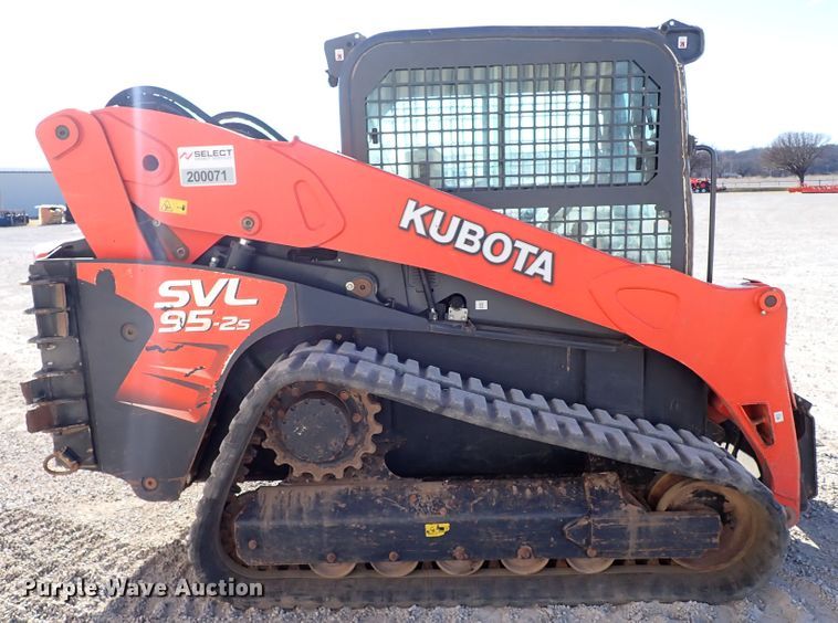 image for item IS9251 2019 Kubota SVL95-2S  tracked skid steer loader