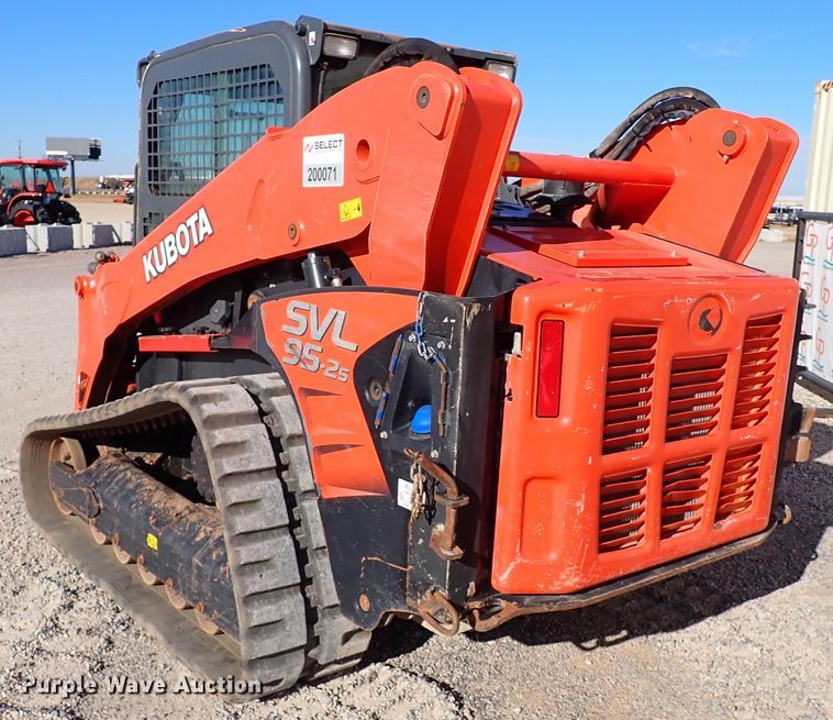 image for item IS9251 2019 Kubota SVL95-2S  tracked skid steer loader