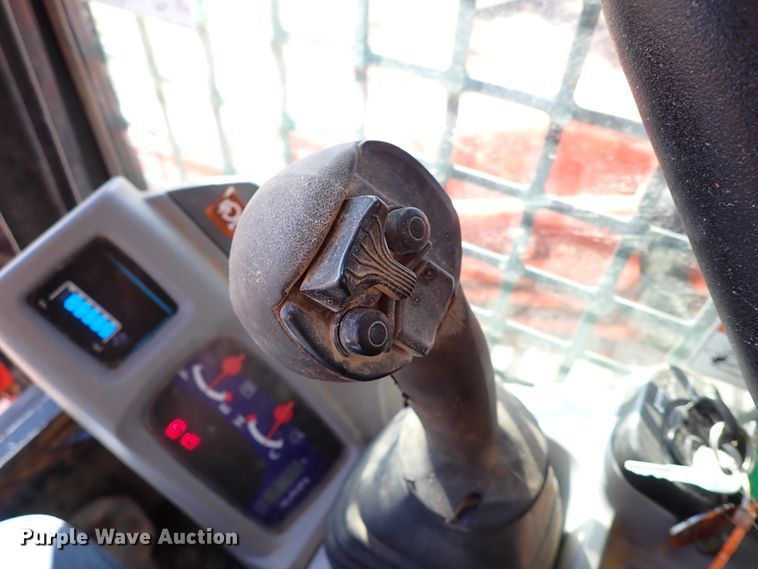 image for item IS9251 2019 Kubota SVL95-2S  tracked skid steer loader